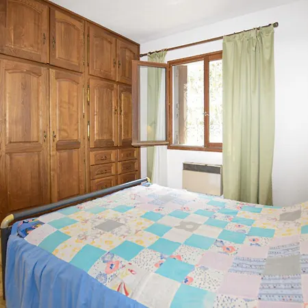 2 Bedroom Awesome In Dom wakacyjny Farinole