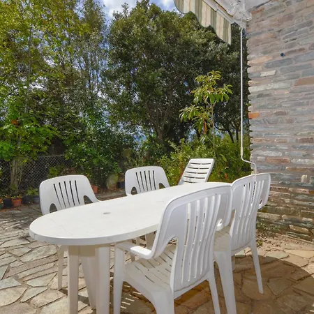 Dom wakacyjny 2 Bedroom Awesome In Farinole