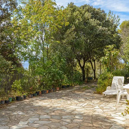 2 Bedroom Awesome In Dom wakacyjny *