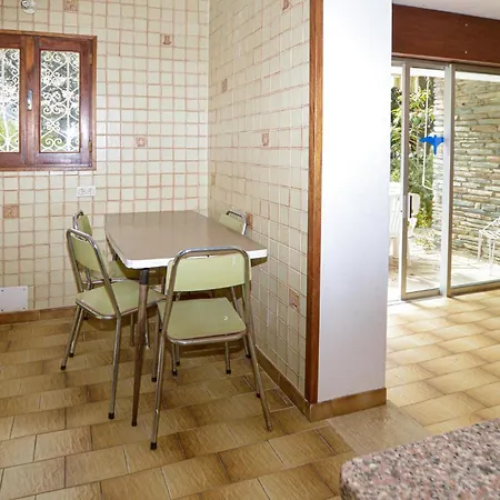 Сasa de vacaciones 2 Bedroom Awesome In *